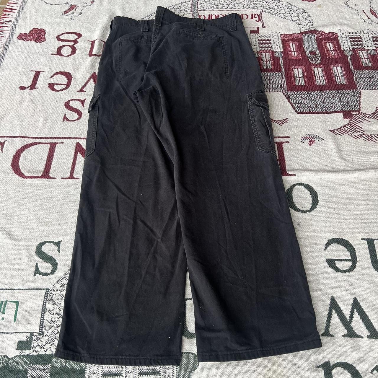 Vintage Vintage 2000s/Y2K Essential Grunge Gorpcore Black Cargo Pants! Size US 36 / EU 52 - 4 Thumbnail