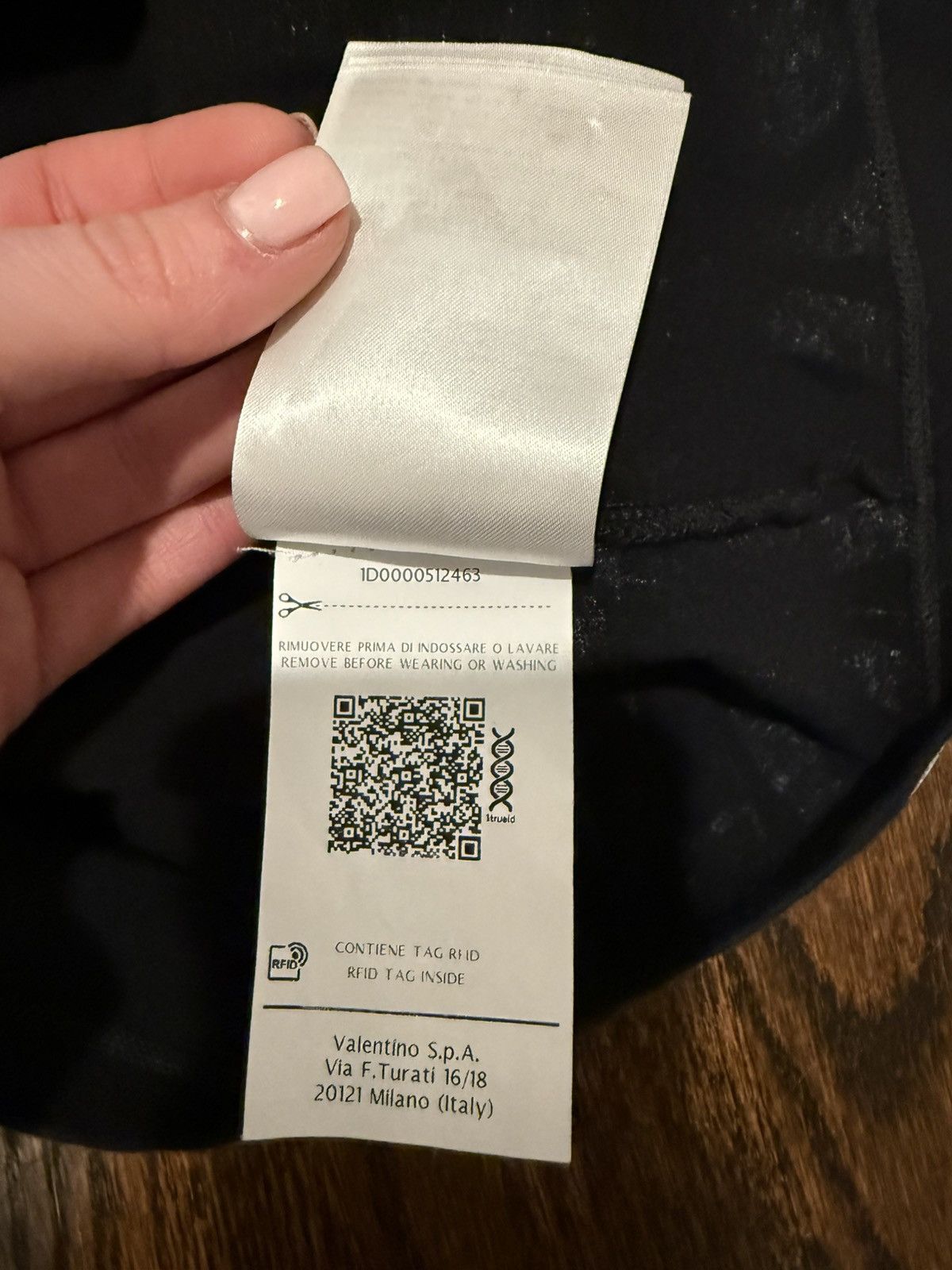 Valentino Valentino black t shirt Size US L / EU 52-54 / 3 - 5 Thumbnail