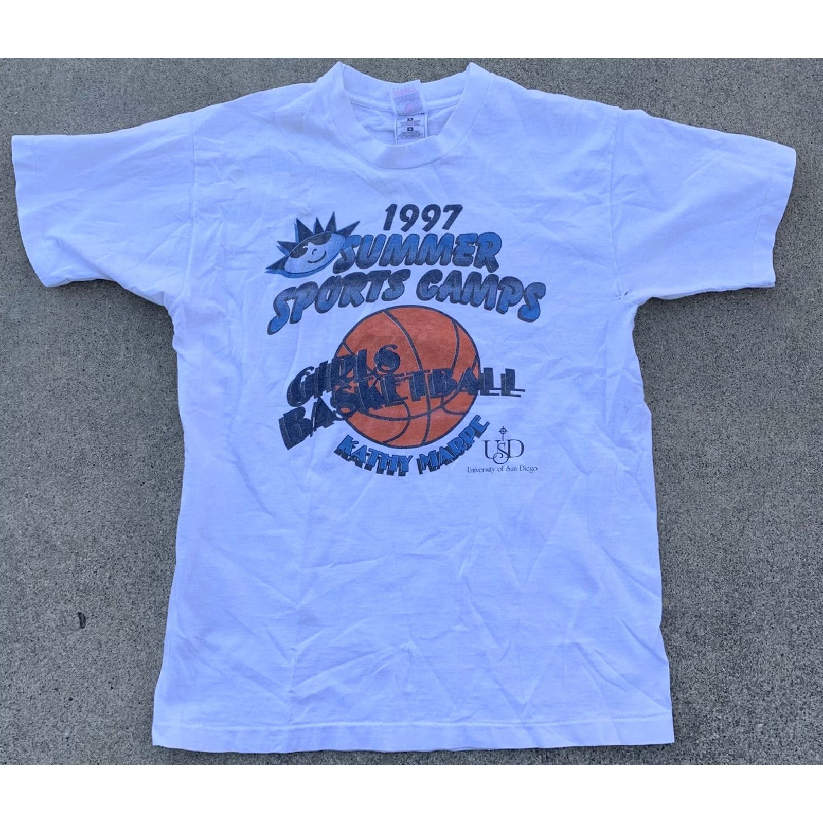 Fruit Of The Loom VINTAGE 1997 SUMMER SPORTS CAMPS GIRLS BASKETBALL University of San Diego t-shirt M White Cotton Nike? Size M / US 6-8 / IT 42-44 - 5 Thumbnail