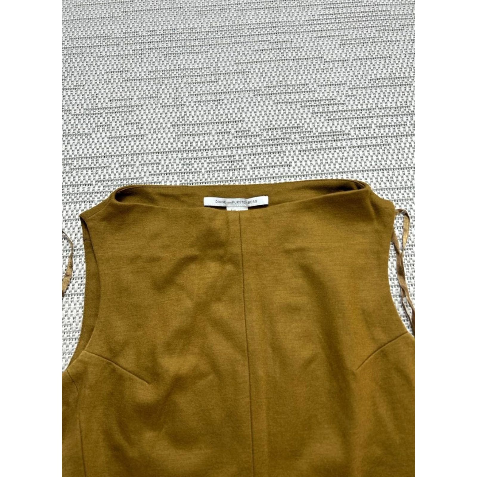 Diane von Furstenberg Diane von Furstenberg Dress Womens 6 Brown Wool Bodycon Sleeveless Round Neck Zip Knee Length Party/Cocktail Vintage No Size M / US 6-8 / IT 42-44 - 2 Thumbnail