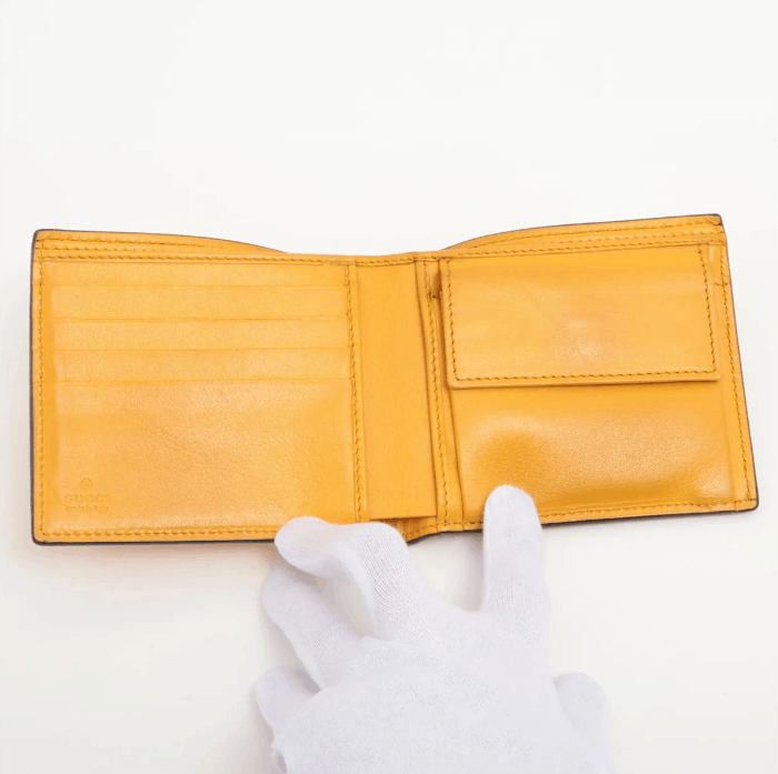 Gucci GG Logo Embossed Leather Compact Wallet Size ONE SIZE - 3 Thumbnail