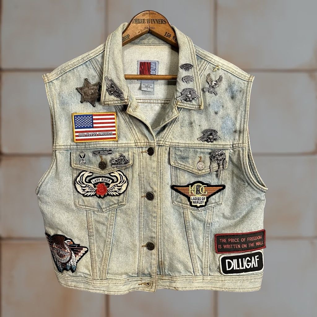 Denime VINTAGE 90s Denim Biker Vest Sleeveless Large Women’s Motorcycle Patches Pins Sun Belt Blue Cotton Denim Size L / US 10 / IT 46 - 1 Thumbnail