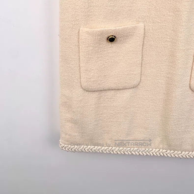 Miu Miu Miu Miu 40 Beige multi-pocket wool round neck sleeveless tw Size S / US 4 / IT 40 - 4 Thumbnail