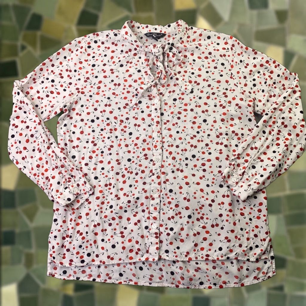 Velvet Velvet Heart Shirt Womens Medium White Cherry Print Tie Neckline Button-Up Long Sleeve Casual Party/Cocktail Travel 90s? Size M / US 6-8 / IT 42-44 - 1 Thumbnail