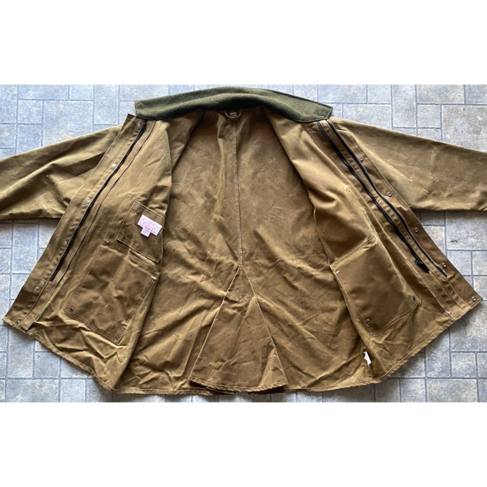 Filson VINTAGE Filson Coat Waxed Unlined Jacket Brown XL Made In USA VTG With Extra Wax Coat Mens XL Brown Waxed Pockets USA Size US XL / EU 56 / 4 - 3 Thumbnail