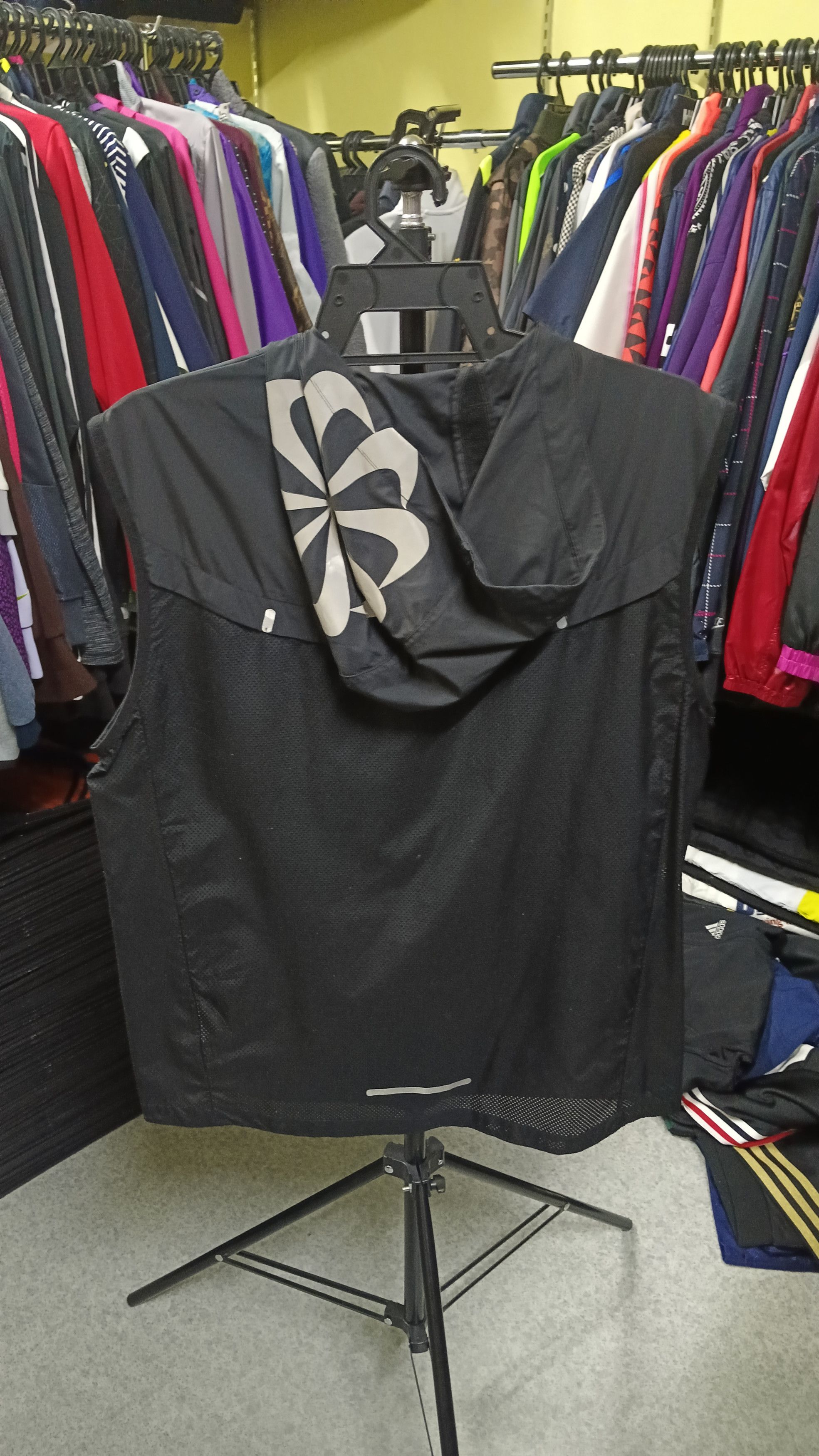 Nike 🔥 Reflective Nike Running Hooded Vest Size US L / EU 52-54 / 3 - 2 Thumbnail