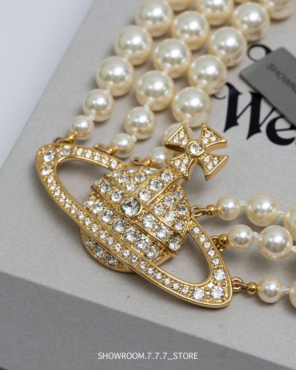 Vivienne Westwood Vivienne Westwood Three-Row Pearl Bas Relief Choker Size ONE SIZE - 4 Thumbnail