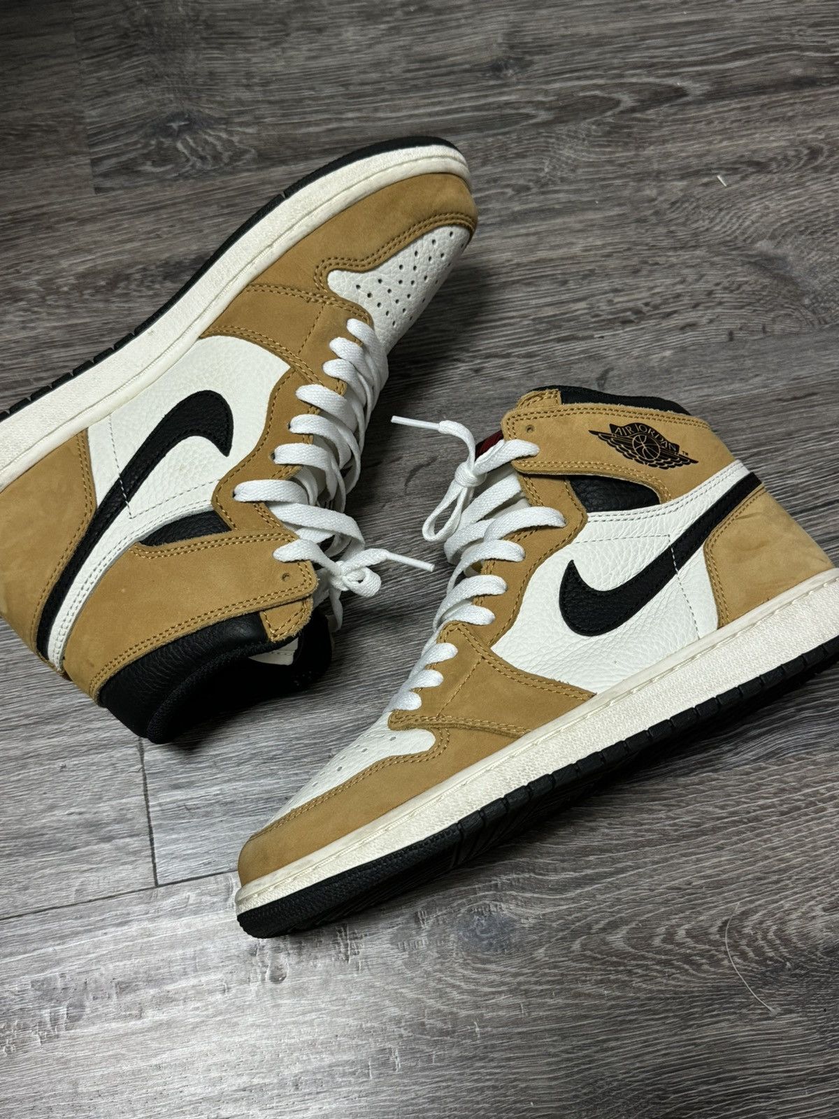 Jordan Brand Air jordan 1 retro high Rookie of the year Size US 8.5 / EU 41-42 - 2 Thumbnail
