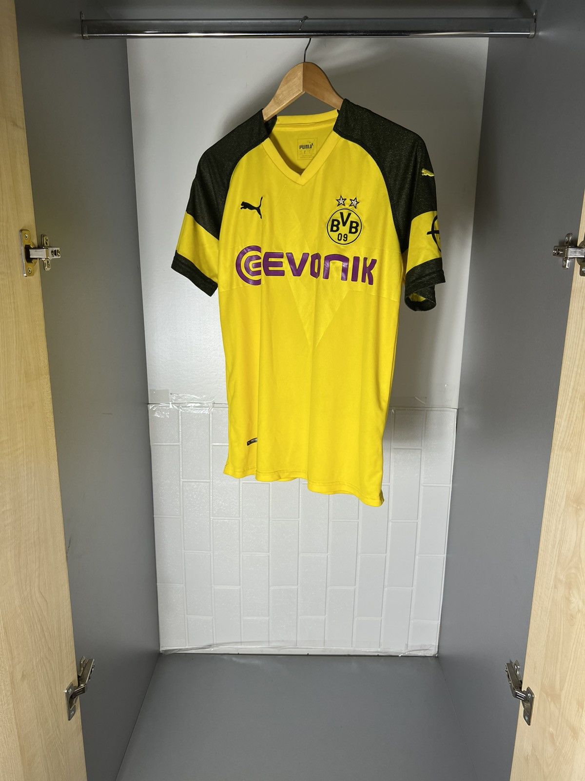 Puma VINTAGE PUMA FC BORUSSIA DORTMUND GERMANY SOCCER JERSEY RETRO Y2K 90s Size US S / EU 44-46 / 1 - 7 Thumbnail
