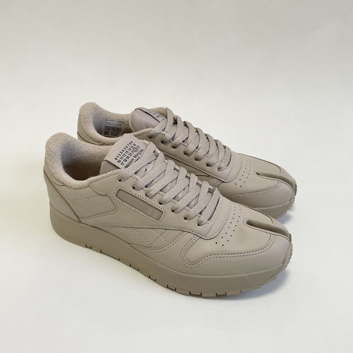 Maison Margiela × Reebok Beige Leather ‘Project 0 CL’ Tabi Sneakers Size US 10 / IT 40 - 3 Thumbnail