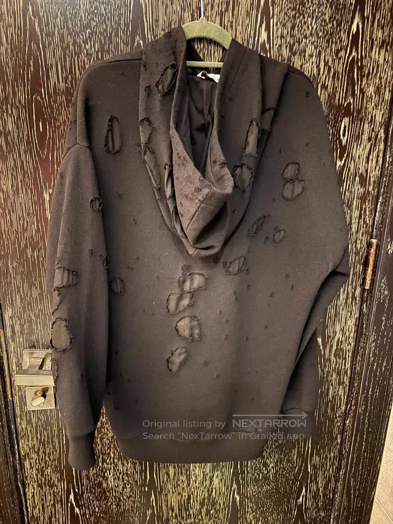 Givenchy Givenchy Sweatshirt with holes Size XS / US 0-2 / IT 36-38 - 3 Thumbnail