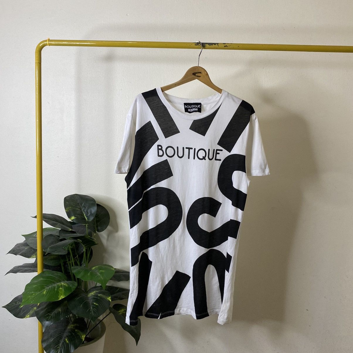 Moschino Boutique Moschino Overprint Tee Size US L / EU 52-54 / 3 - 1 Thumbnail