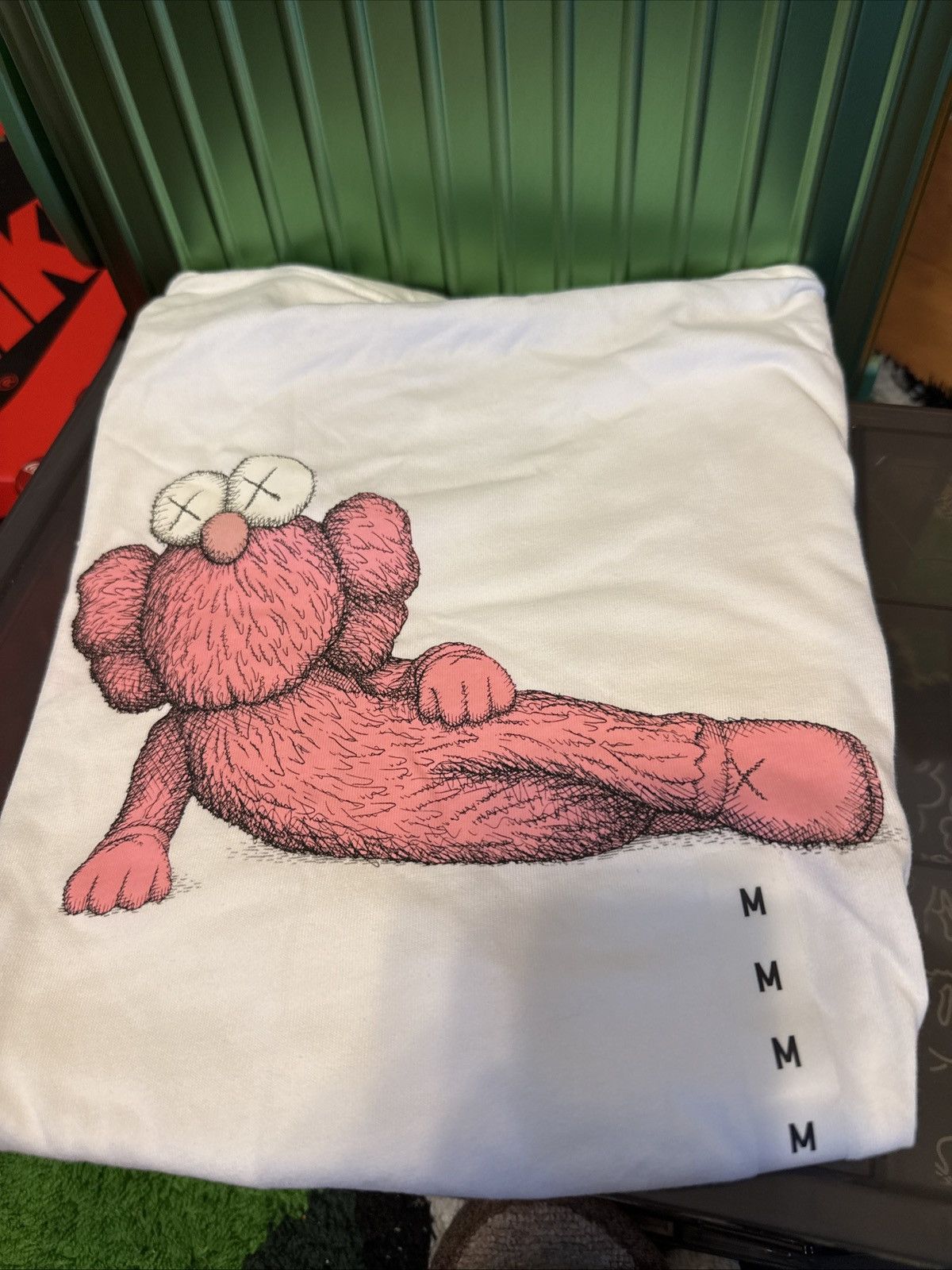 Kaws × Uniqlo Uniqlo UT x Kaws Short Sleeve Graphic T-Shirt Size Asian M Size US M / EU 48-50 / 2 - 7 Thumbnail