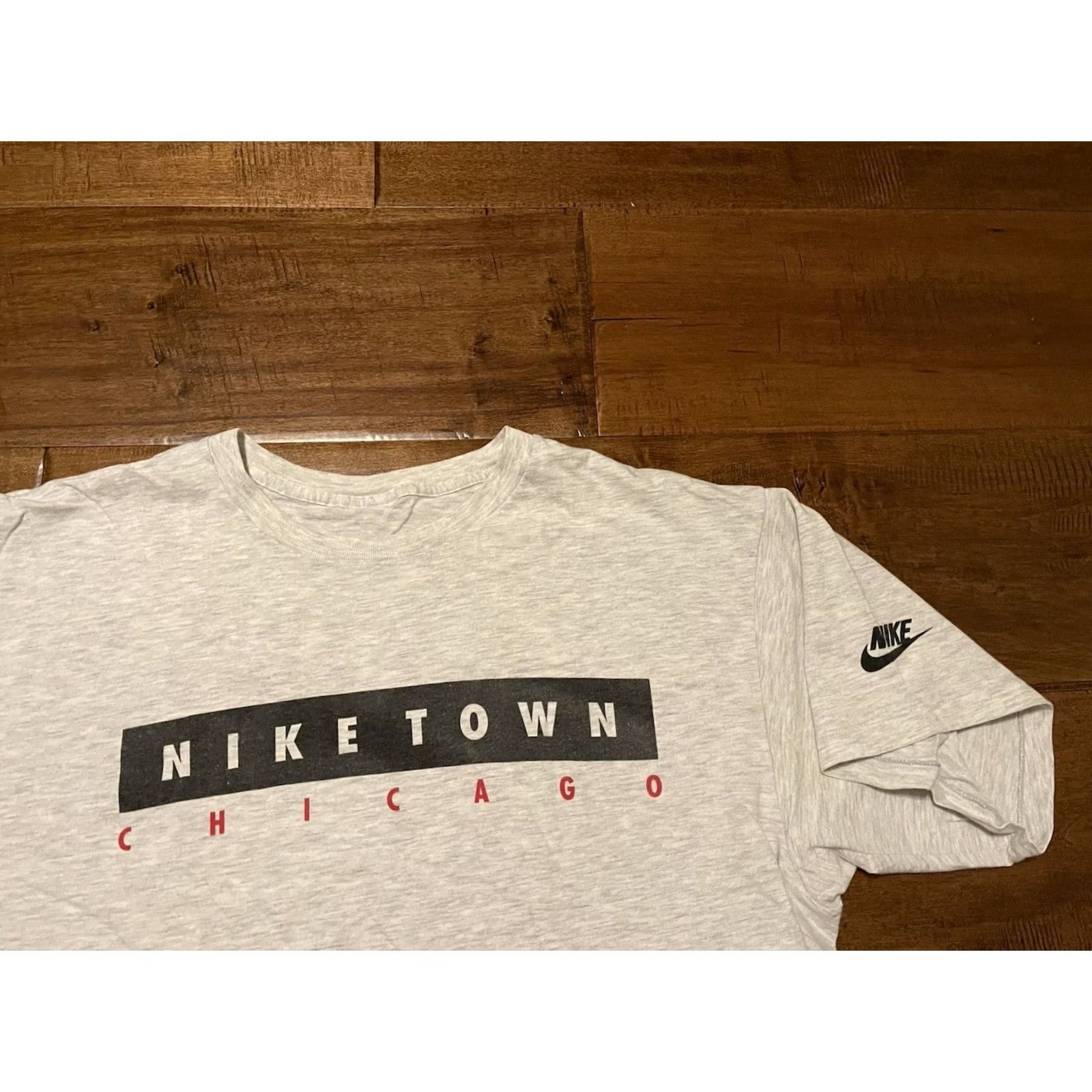 Nike VINTAGE Nike Town Chicago USA Gray S/S Tee T-Shirt Adult L/XL Shirt Mens Timeframe 1990s Size US L / EU 52-54 / 3 - 2 Thumbnail