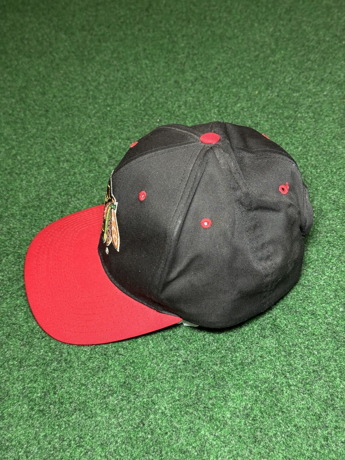 NHL × Starter × Vintage Vintage 90s Chicago Blawkhawks Black Red Retro Snapback Hat Size ONE SIZE - 4 Thumbnail