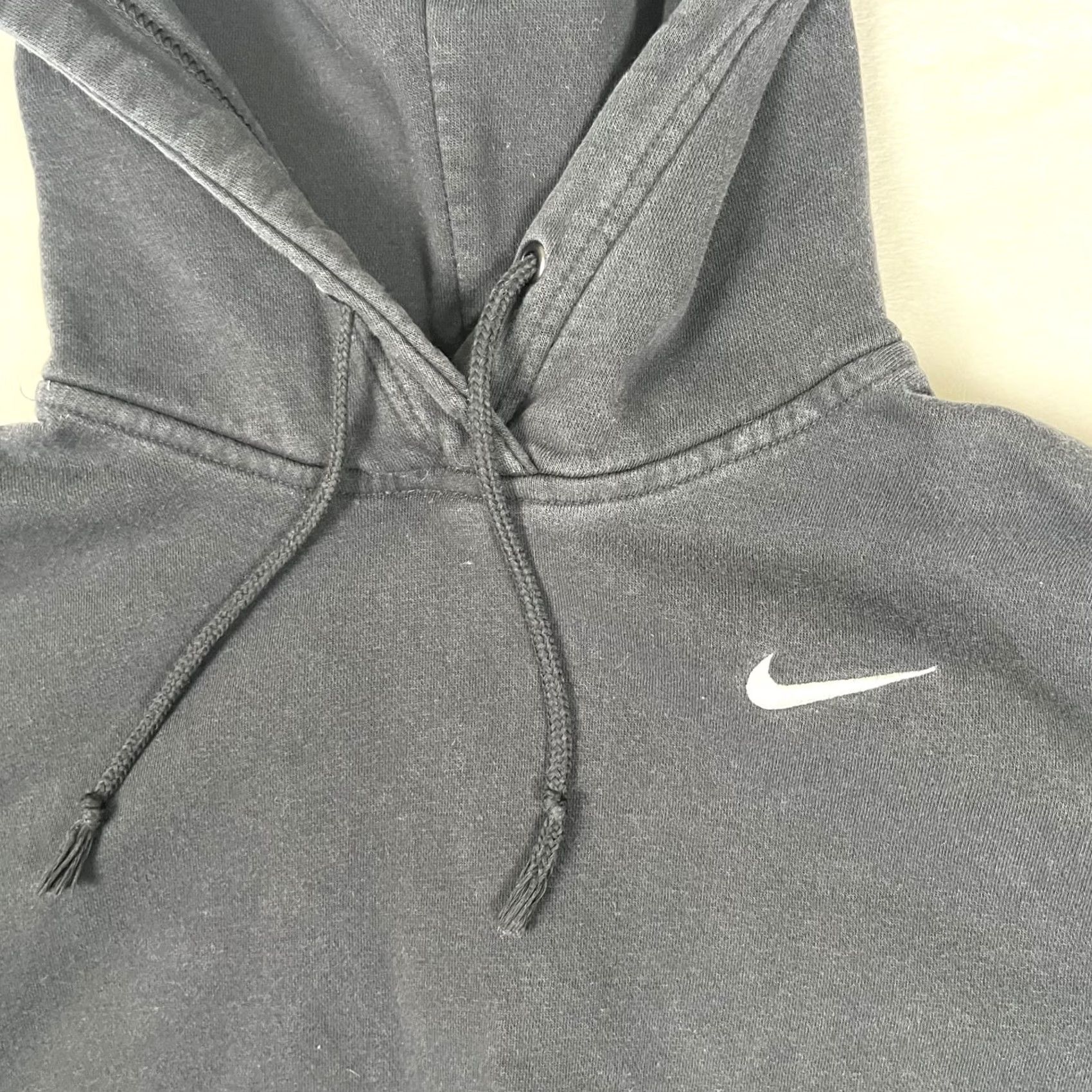 Nike Nike Hoodie Women S Black Pullover Sweatshirt Swoosh Logo Athletic Y2K Sportswear Hoodie Pullover Women’s Regular Fit Run Activewear Fall Winter"} Size S / US 4 / IT 40 - 2 Thumbnail