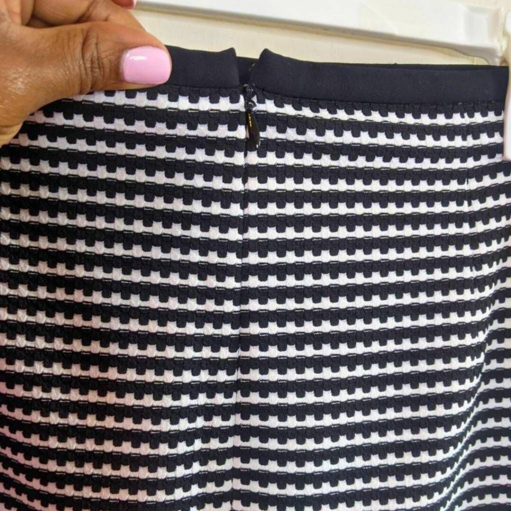 Nine West Nine West Women's Size 8 Pencil Skirt Black White Textured Stretch Office Work Size 30" / US 8 / IT 44 - 4 Thumbnail