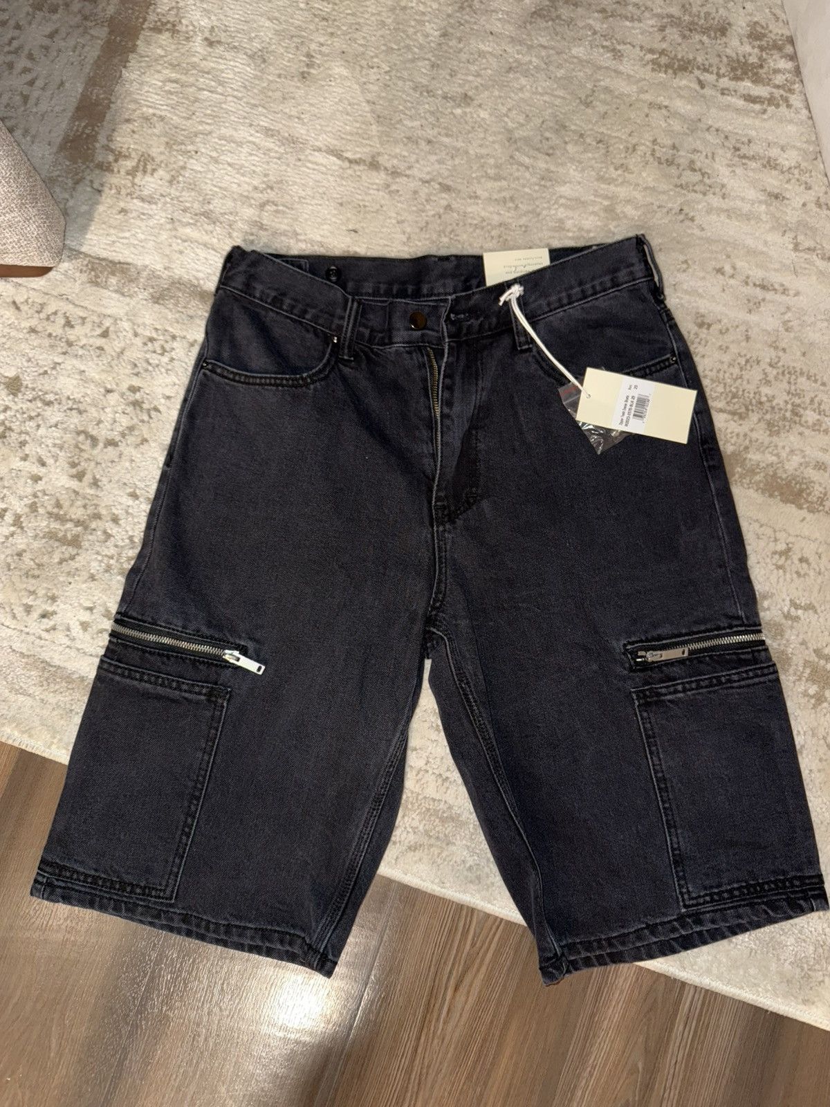 MNML black jorts Size US 29 - 1 Thumbnail