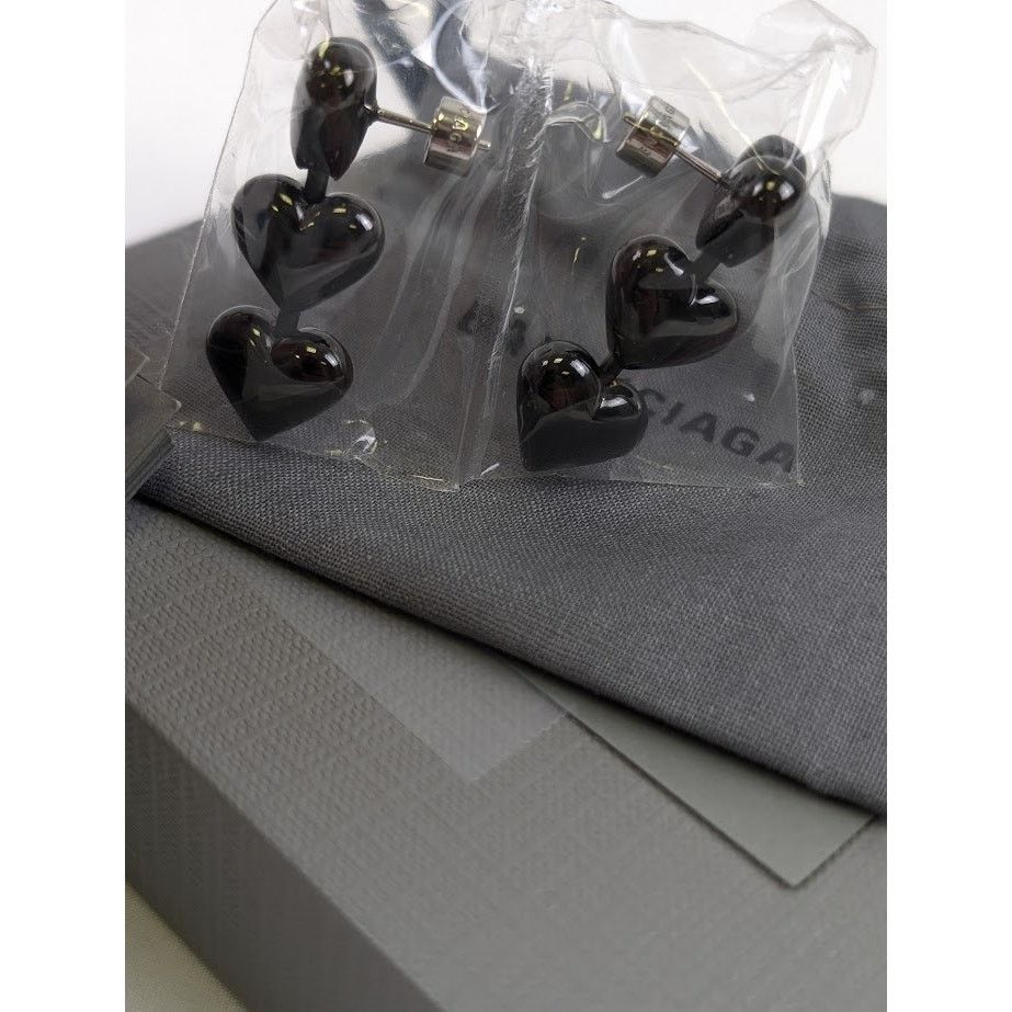 Balenciaga o1rshd1 Q:2 / Size: OS / Heart Earrings in Black Size ONE SIZE - 7 Thumbnail