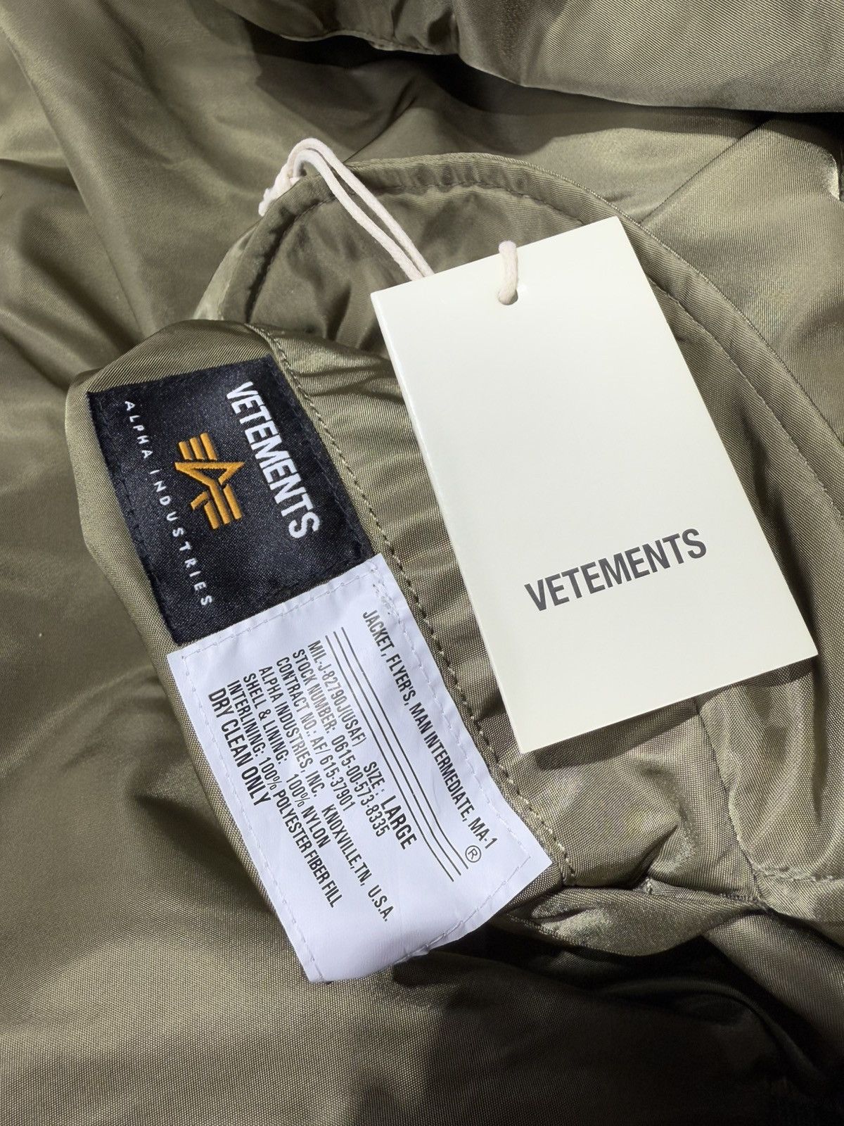 Vetements FW2018 - VETEMENTS - Alpha Industries - Reversible Jacket Size US L / EU 52-54 / 3 - 14 Thumbnail