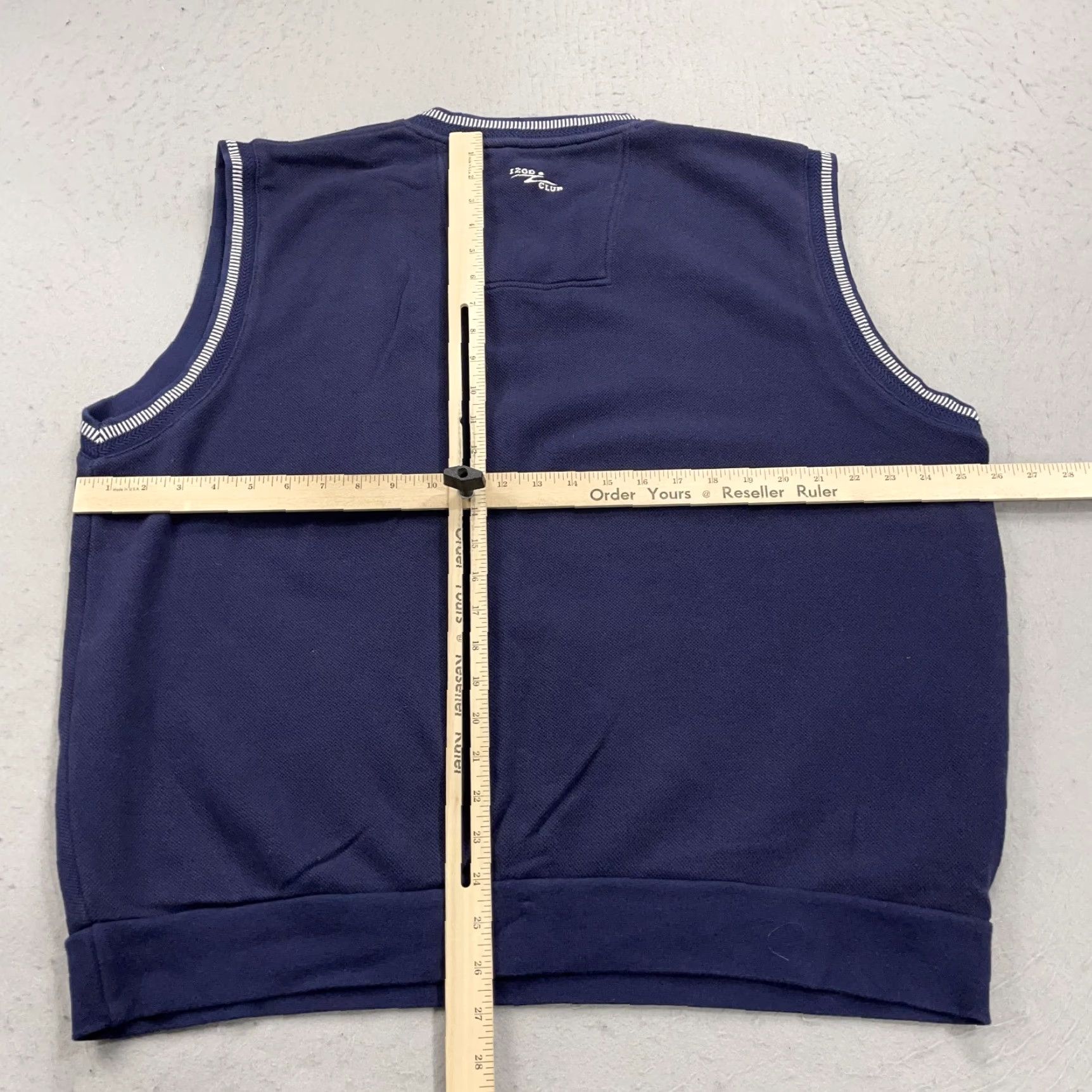 Izod VINTAGE Izod Vest Mens XL Blue 90s Golf Sleeveless Cotton Knitted V-Neck Logo Sweater Shirt Size US XL / EU 56 / 4 - 5 Thumbnail