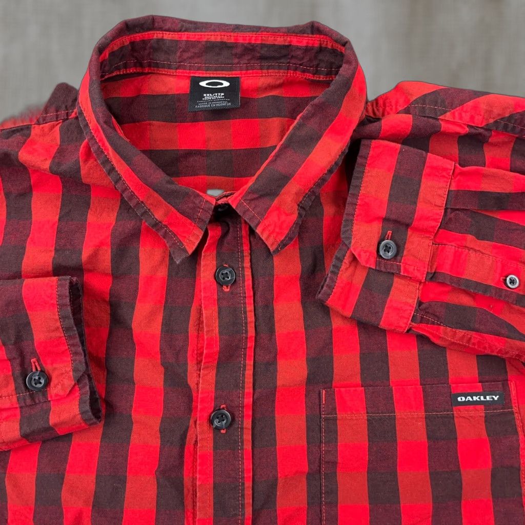 Oakley Oakley Button-Up Shirt Men 2XL Gray Black Plaid Regular Fit Casual Outdoor Size 48R - 1 Thumbnail