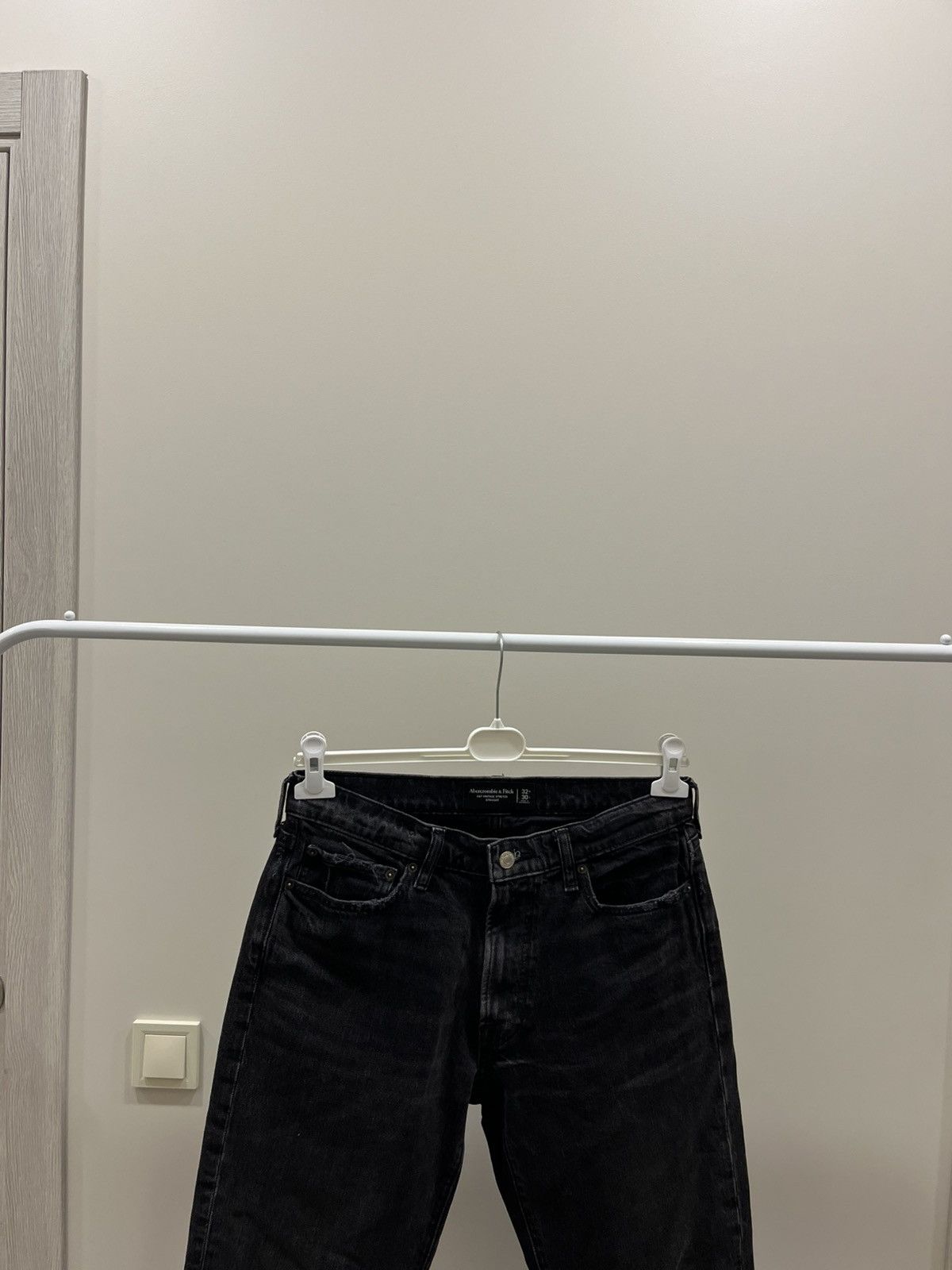 Abercrombie & Fitch Washed black Abercrombie & Fitch 90s straight jeans 22x30 Size US 32 / EU 48 - 2 Thumbnail
