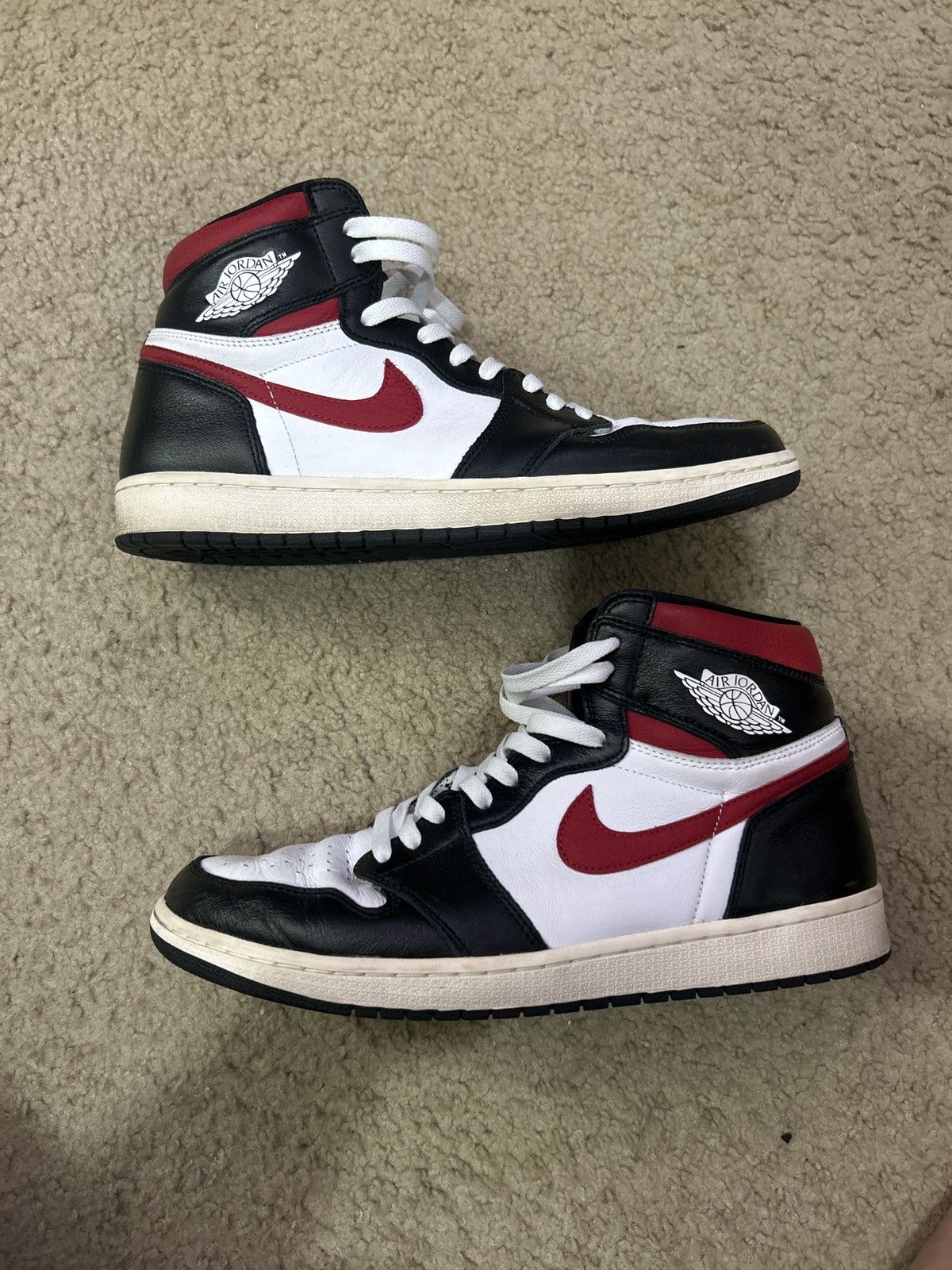 Jordan Brand × Nike Air Jordan one 1 high OG Size US 12 / EU 45 - 3 Thumbnail