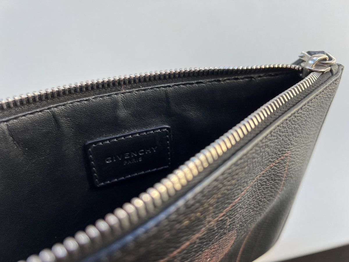 Givenchy Small Givenchy pouch, with Cobra print. Size ONE SIZE - 3 Thumbnail