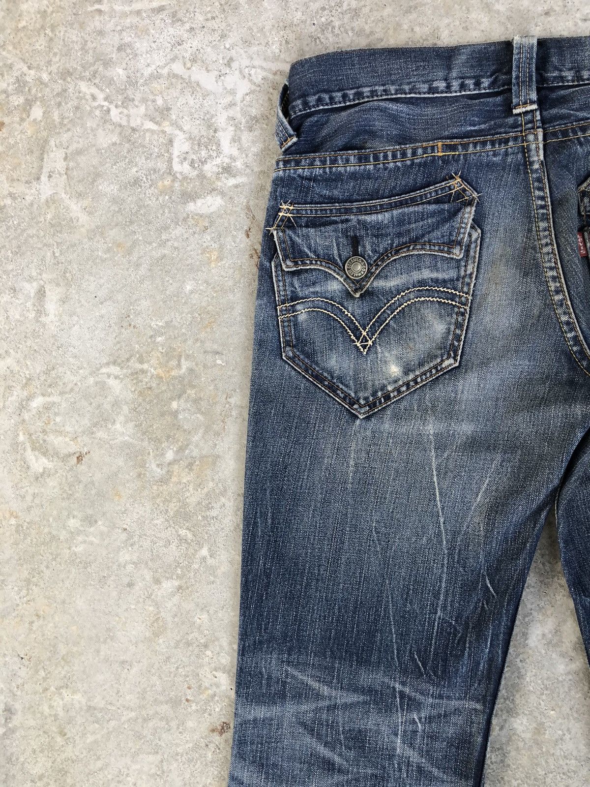 If Six Was Nine Y2k Levi’s Flared Jeans Distressed Jeans Mudwash 507 Size US 33 - 9 Thumbnail