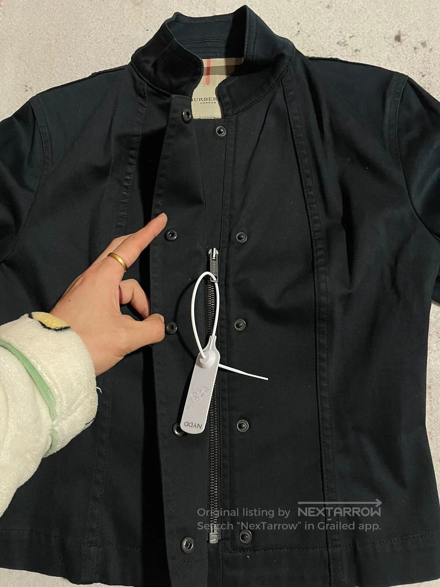 Burberry Burberry Black Short Coat UK6. Size XS / US 0-2 / IT 36-38 - 4 Thumbnail