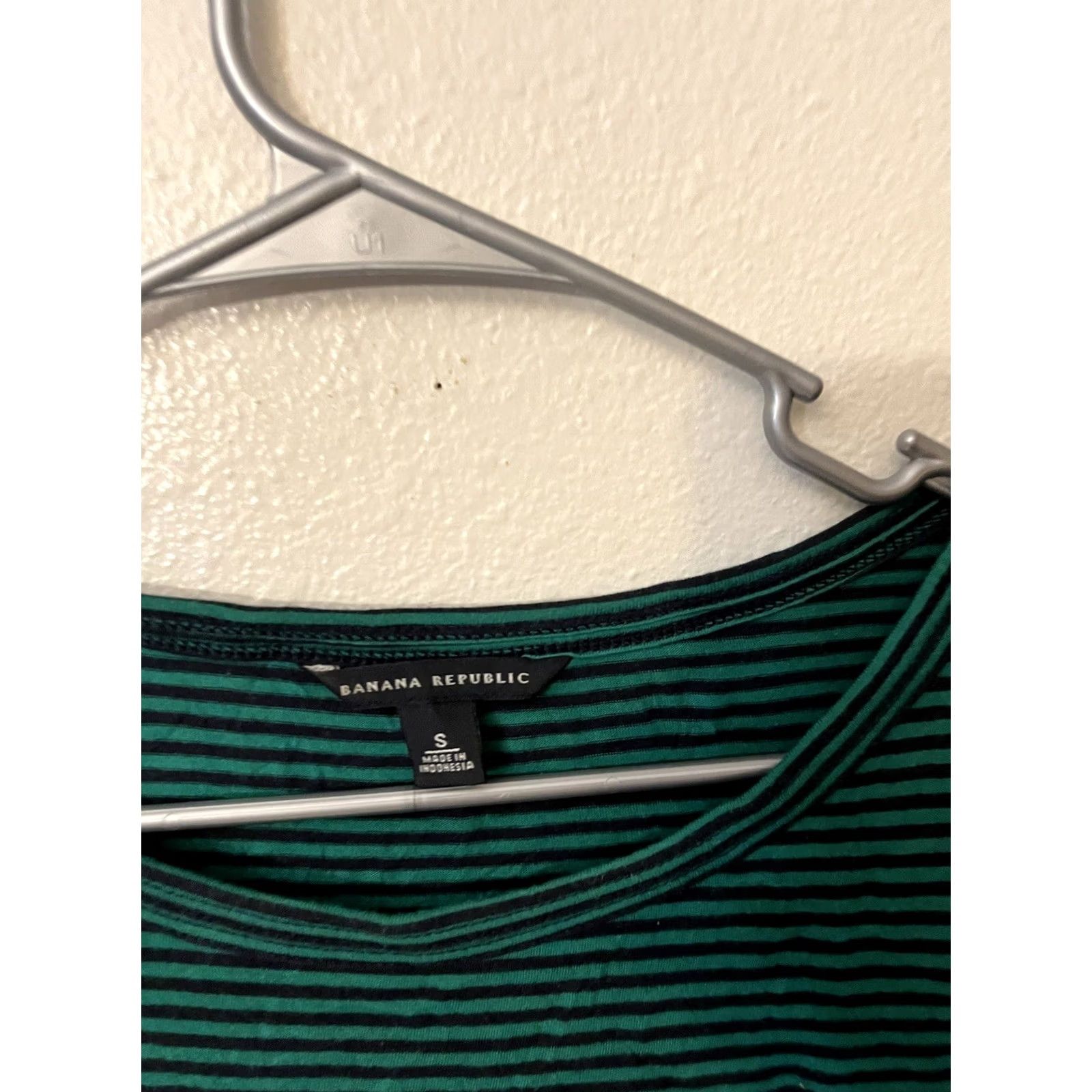 Banana Republic Banana Republic Women Round Neck Long Sleeve T-Shirt Green Stripe Size S Size S / US 4 / IT 40 - 2 Thumbnail
