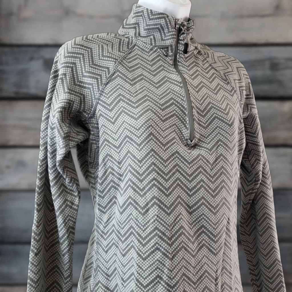 Eddie Bauer Eddie Bauer Womens 1/4 Zip Pullover Shirt Casual M Gray Chevron Stripes Thumbholes Womens M Gray Chevron 1/4 Zip Pullover Eddie Bauer Size M / US 6-8 / IT 42-44 - 1 Thumbnail