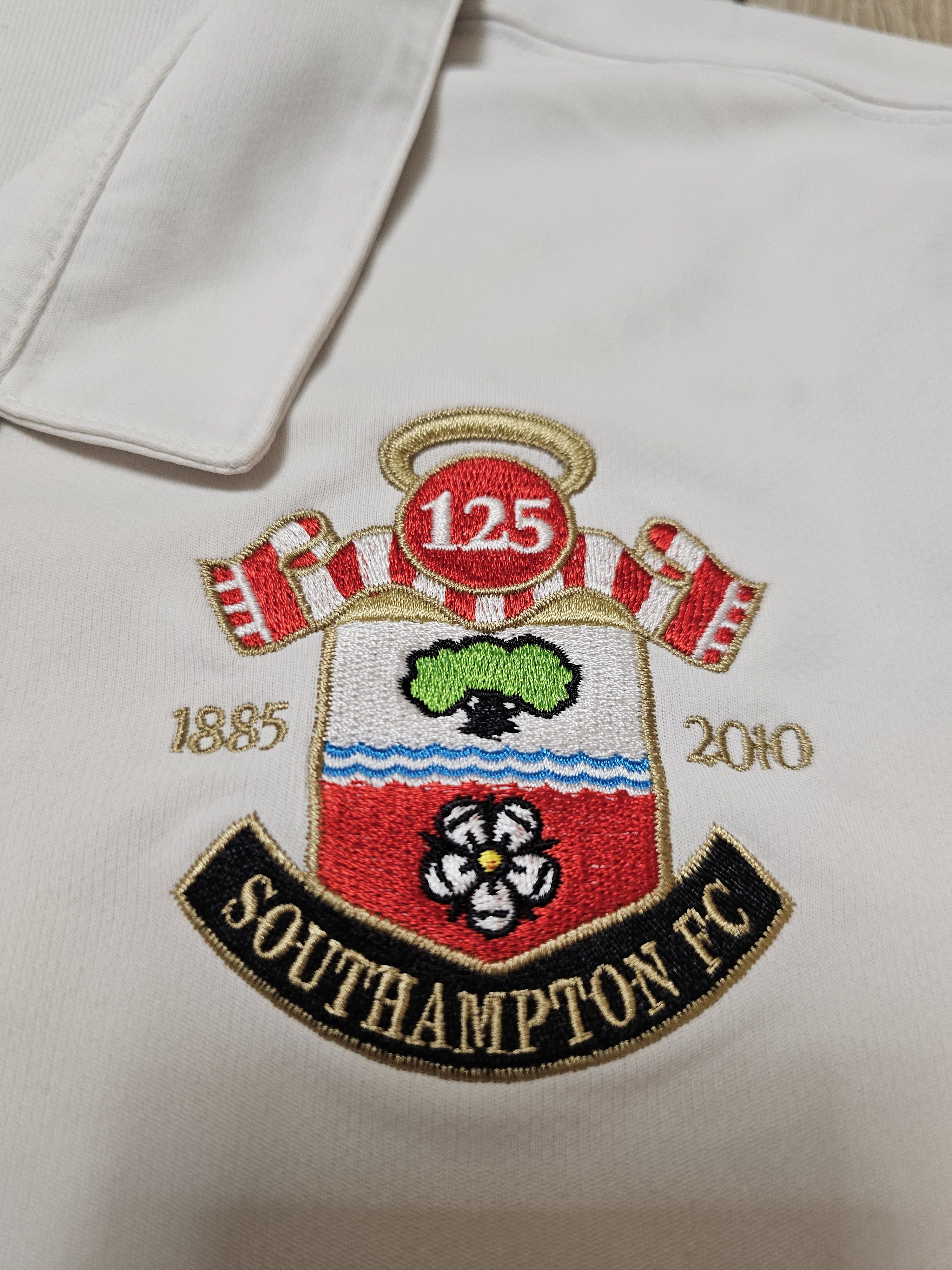 Umbro × Vintage SOUTHAMPTON 2010 2011 HOME FOOTBALL SHIRT SOCCER JERSEY Size US XL / EU 56 / 4 - 4 Thumbnail