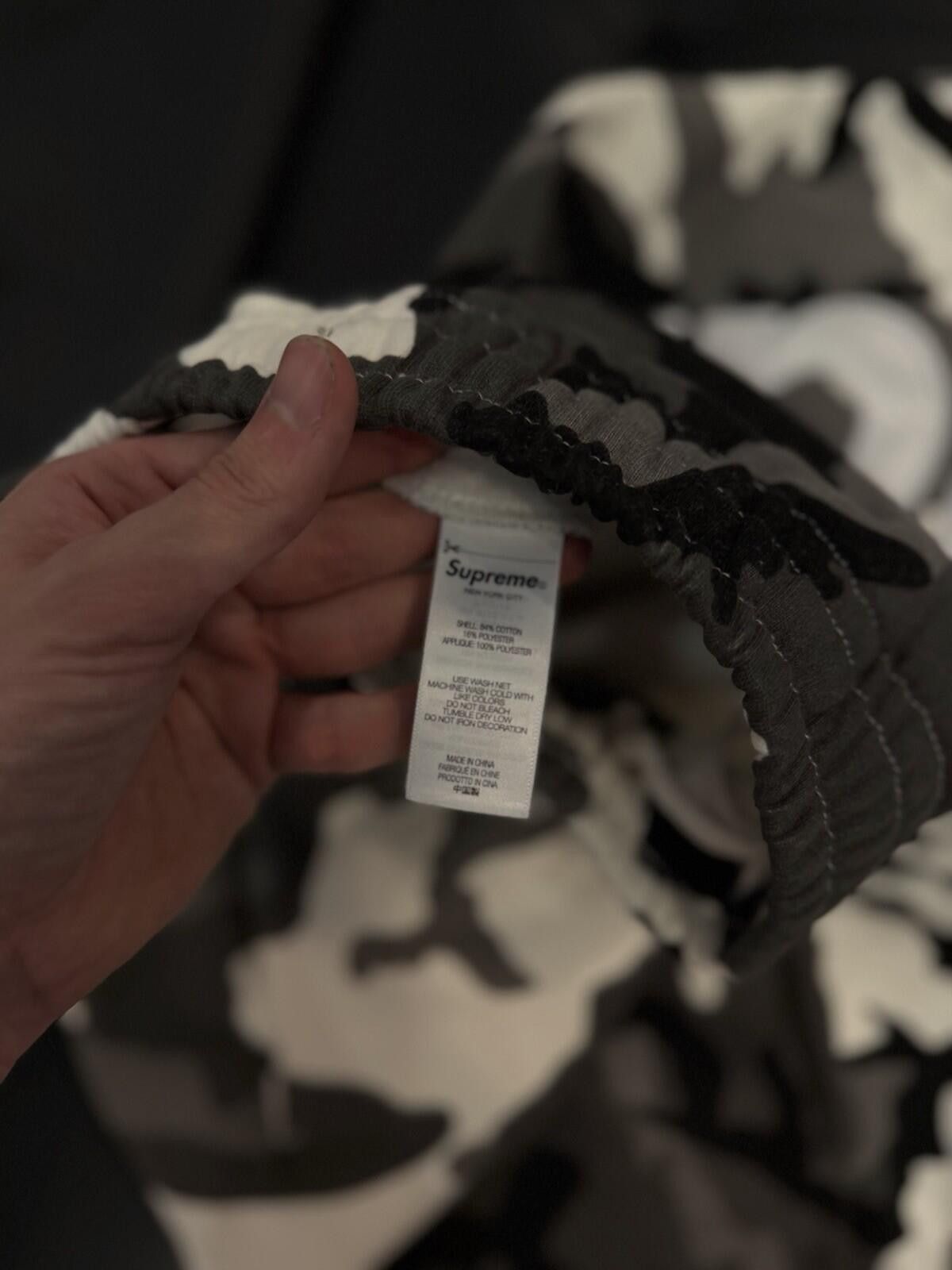 Supreme Supreme Satin Logo Sweatpant Snow Camo SS26 Men’s Size Small Size US 30 / EU 46 - 9 Thumbnail
