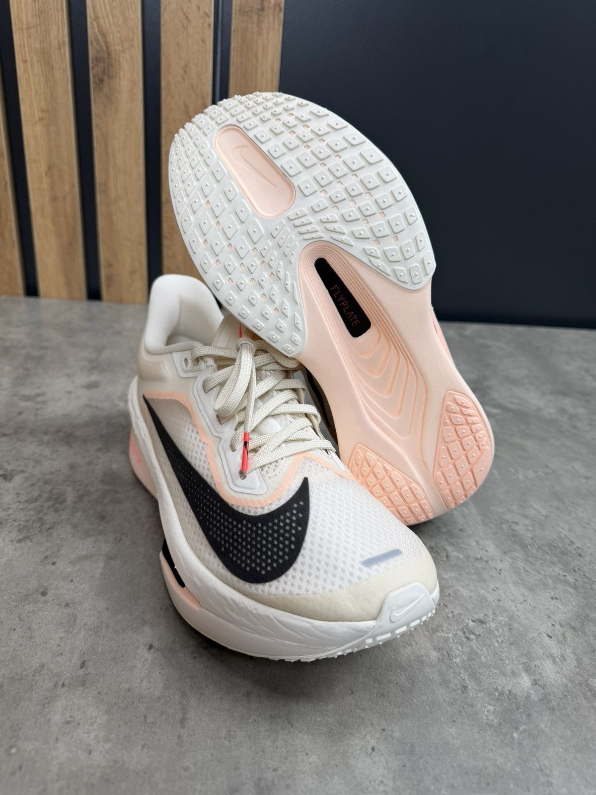 Nike Nike Zoom Fly 6 Pale Ivory Crimson Tint Sneakers Size 39 Size US 8 / IT 38 - 10 Thumbnail
