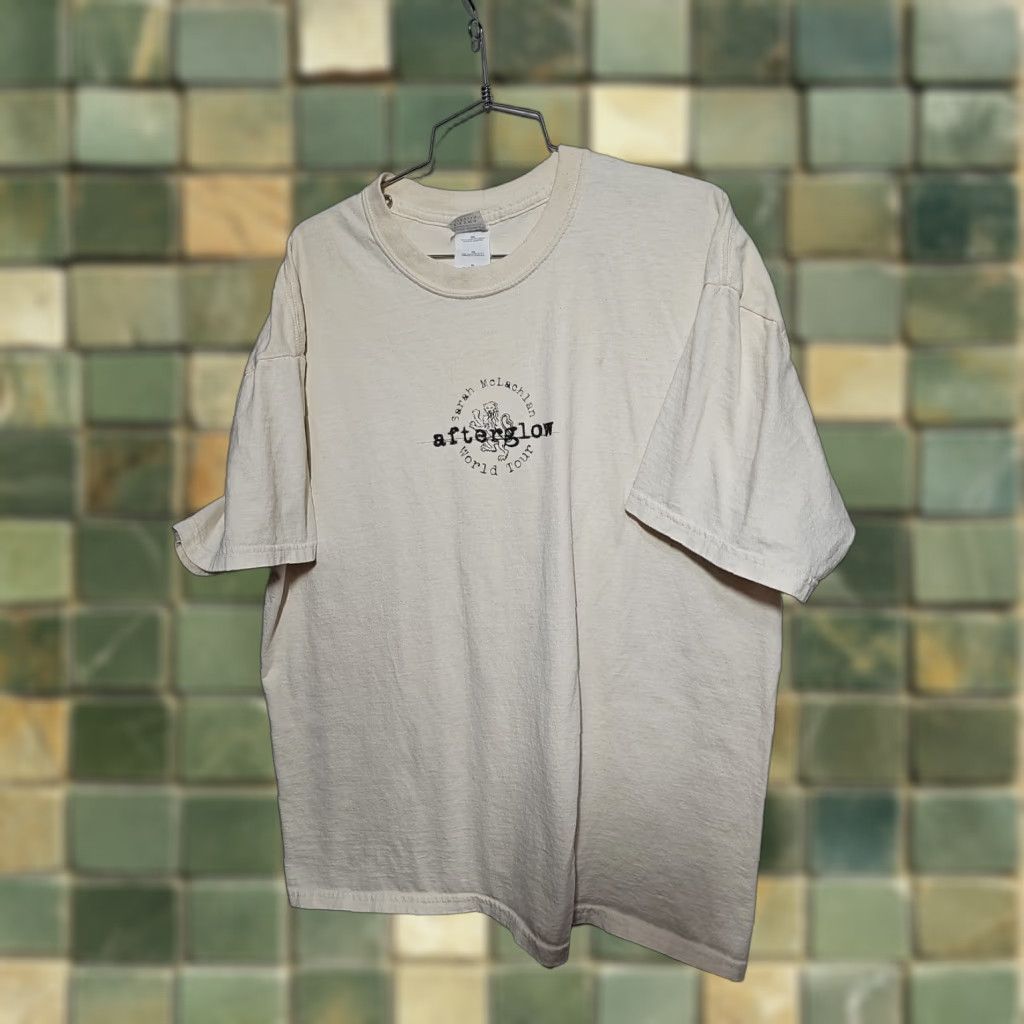 Gildan VINTAGE Sarah McLachlan Afterglow Tour 2004 T Shirt Mens XL Concert Logo Gildan White Cotton Jersey Short Sleeve Crew Neck Size US XL / EU 56 / 4 - 1 Thumbnail