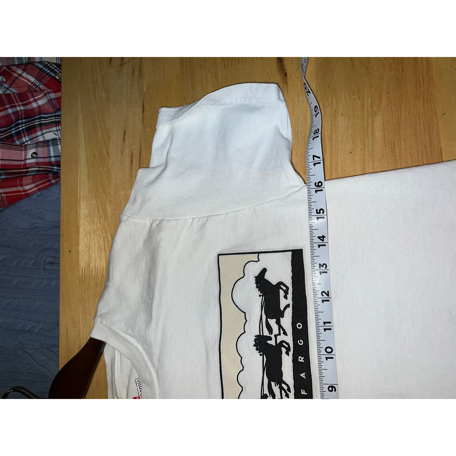 Hanes Wells Fargo Shirt Banking Company Logo White Hanes Tee Small Size US S / EU 44-46 / 1 - 7 Thumbnail