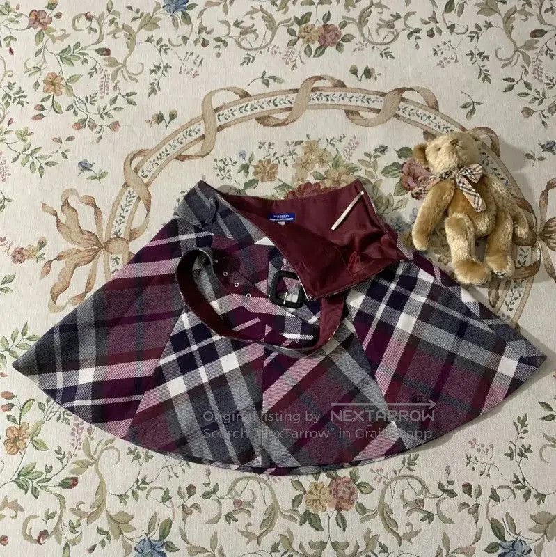 Burberry Burberry Purple Wool Women's Skirt. Size 23" - 3 Thumbnail