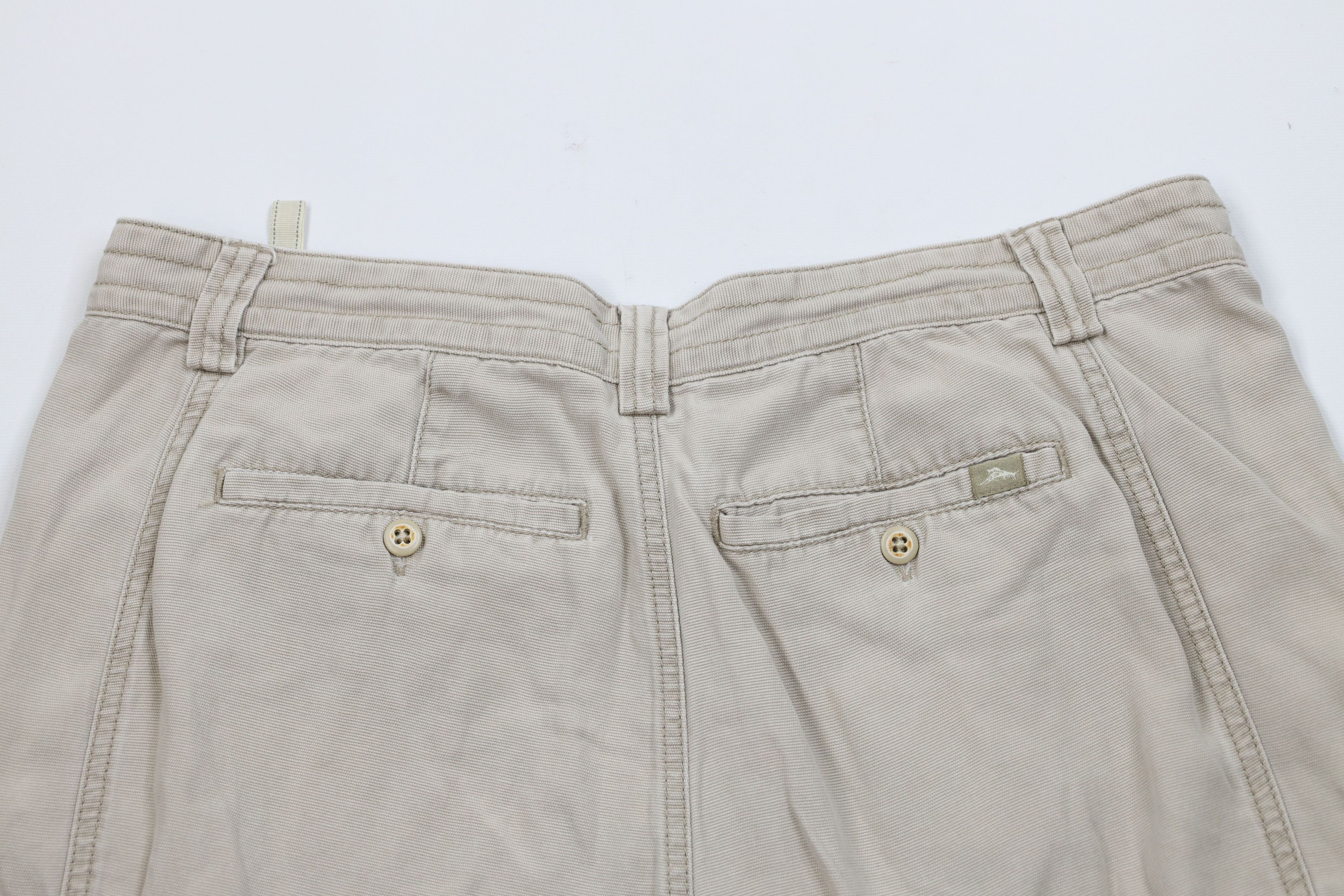 Tommy Bahama Vintage Tommy Bahama Relax Relaxed Fit Cargo Shorts Beige Size US 35 - 9 Thumbnail