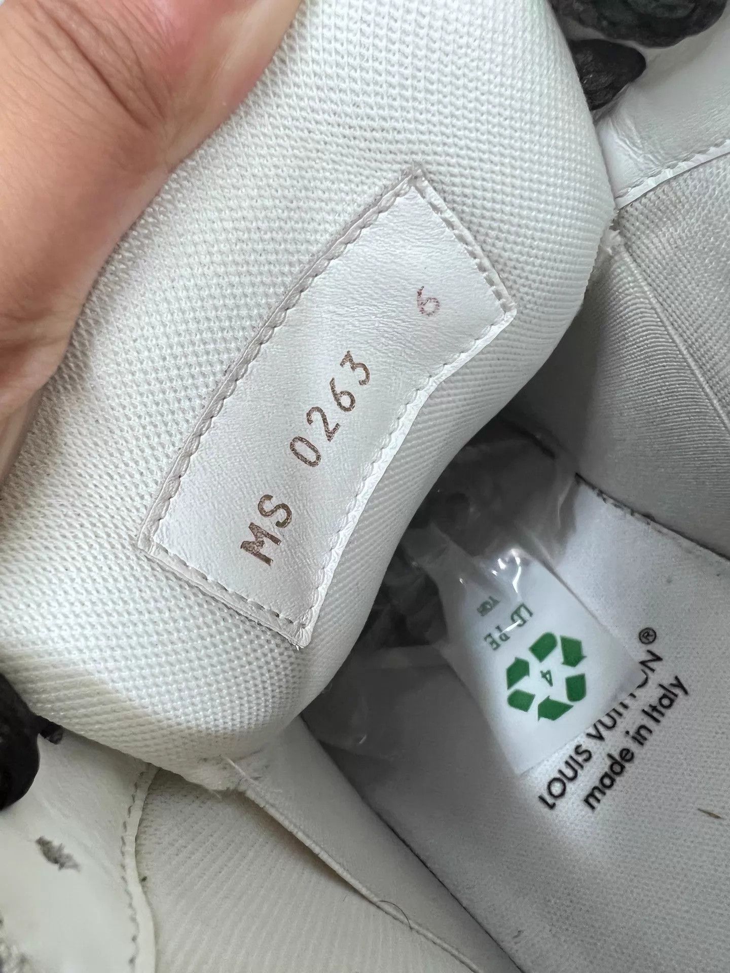 Louis Vuitton LV Trainer Maxi Low-Top B&W 6/40 Like New Size US 7 / EU 40 - 8 Thumbnail