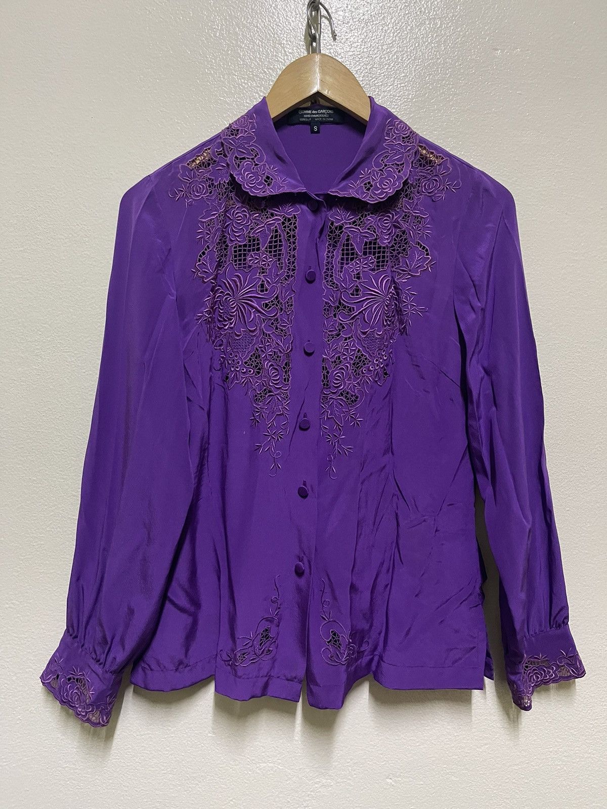 Comme des Garcons Comme des Garcon Hand Embroidered Silk Shirt Size S / US 4 / IT 40 - 1 Thumbnail