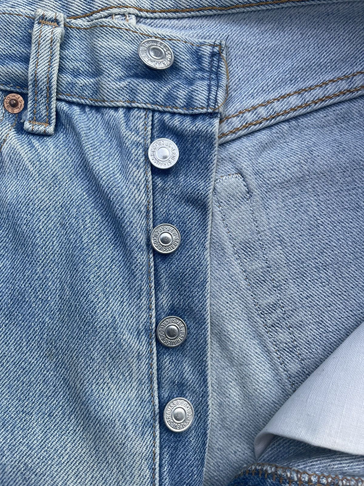 Levi's Vintage 1991 Levis 501 e Usa Faded Distressed Size US 31 - 25 Thumbnail
