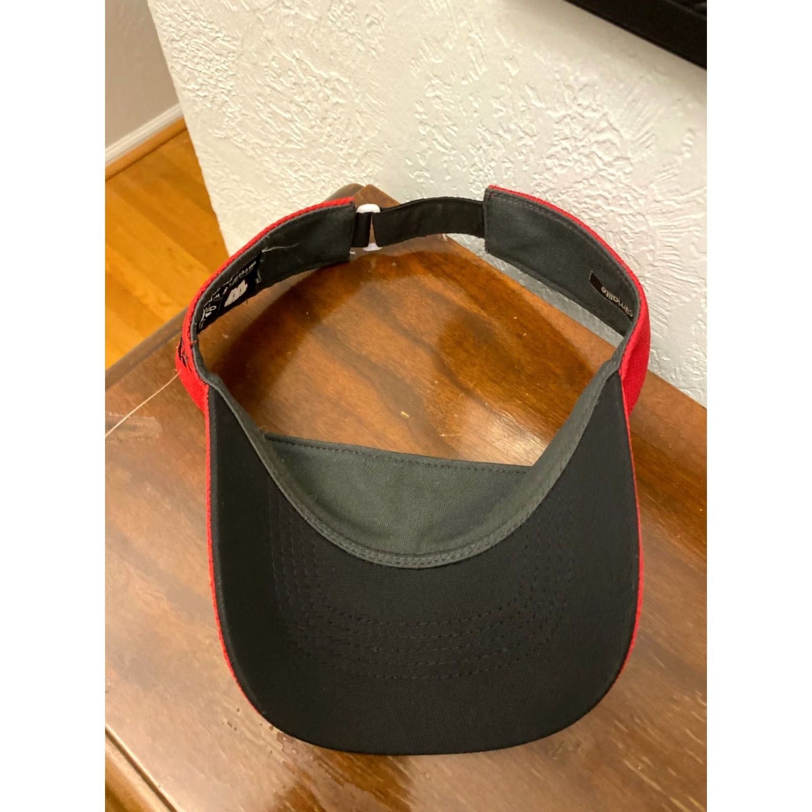 Adidas Adidas Visor Unisex Adults Red NCAA Wisconsin Badgers Adjustable Canvas Cotton Polyester Breathable Lightweight 2010s Sports Hat Size ONE SIZE - 5 Thumbnail