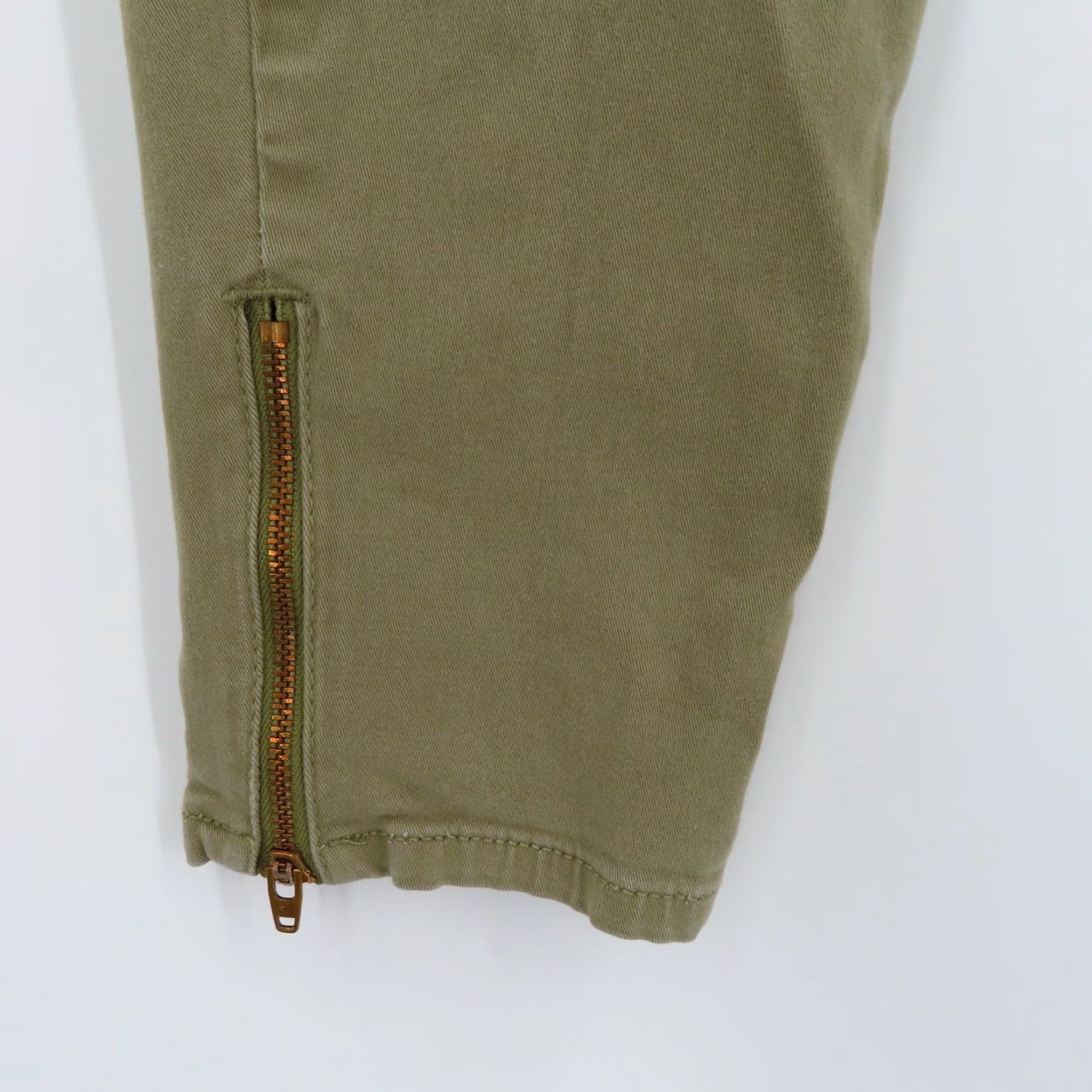 Banana Republic Banana Republic Heritage Womens Pants Cargo Skinny 27 Green Pockets Zip Hem Front Flat Front Regular Regular Size Green Cargo Pants Womens Size 27" / US 4 / IT 40 - 5 Thumbnail