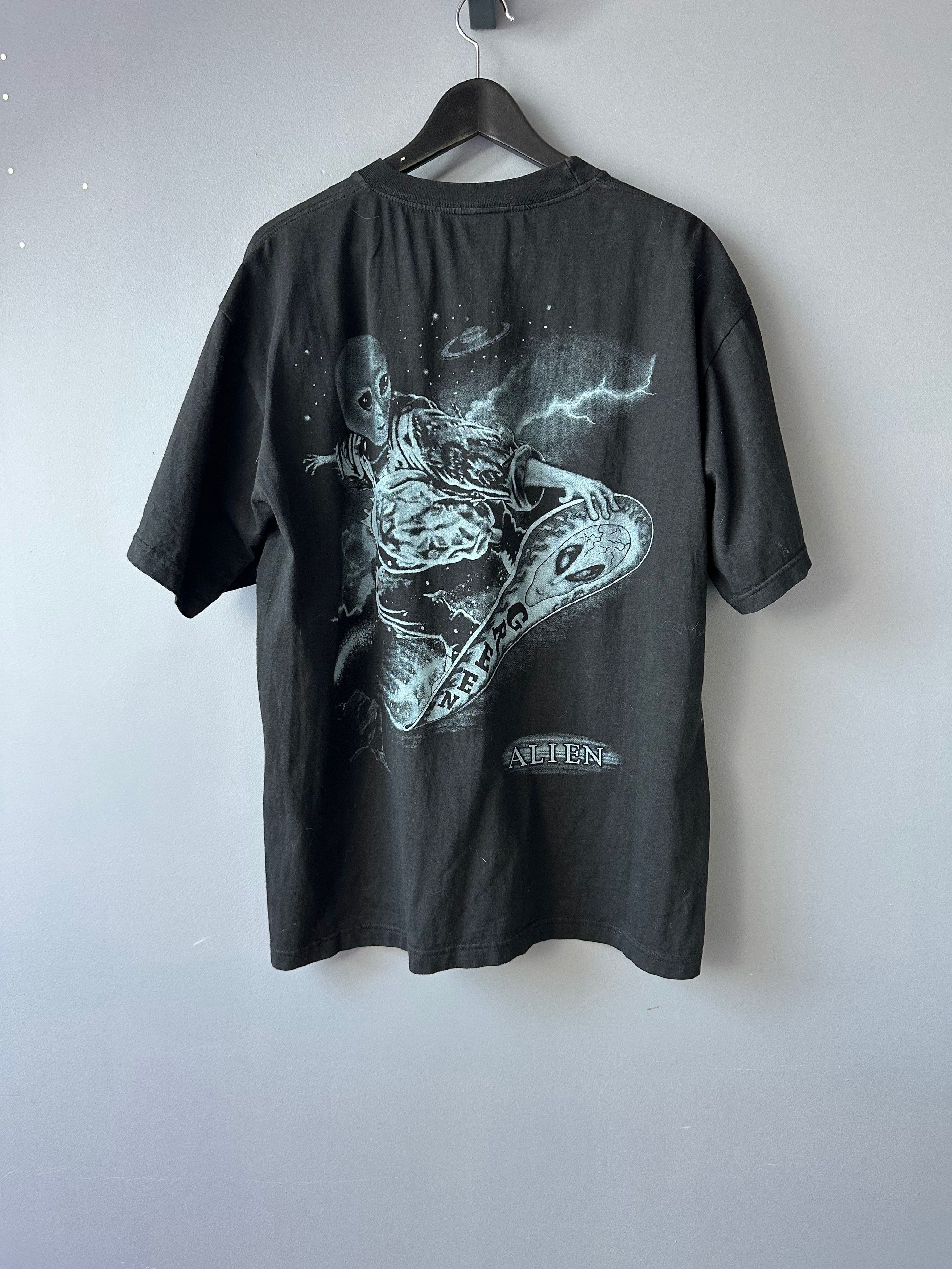 Vintage Vintage Alien UFO overprint t shirt tee Y2K swag streetwear Size US XL / EU 56 / 4 - 7 Thumbnail
