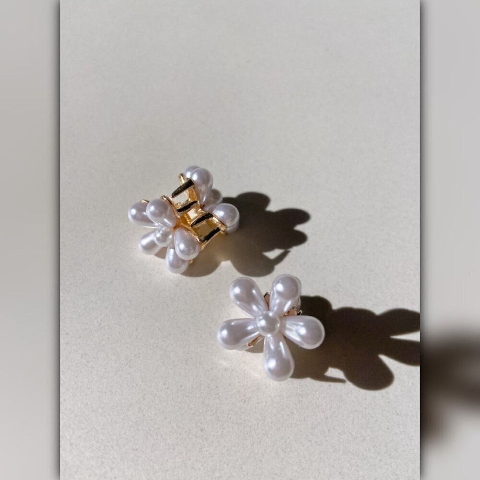Anthropologie • A015 • NWT Solar Eclipse Mini Pearl Daisy Claw Clip Set Size ONE SIZE - 2 Thumbnail