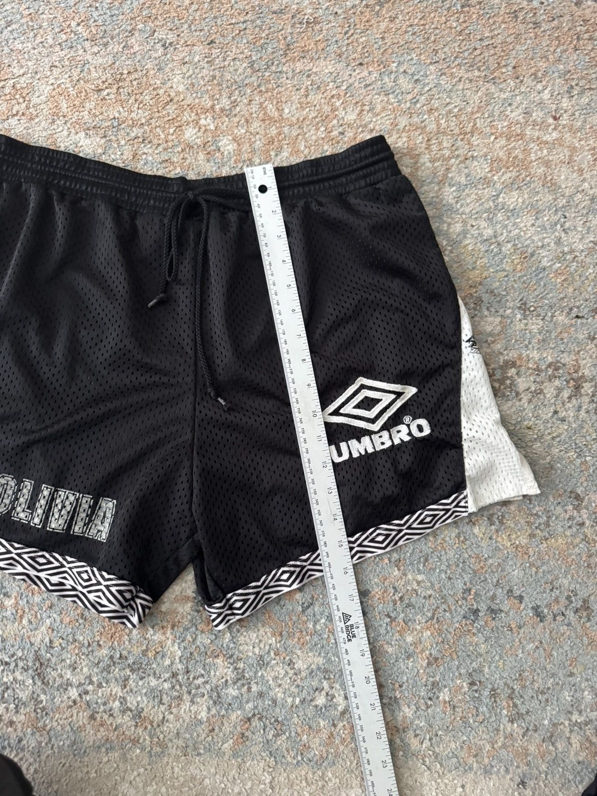 Umbro VTG Umbro BOLIVIA Soccer Shorts Black LRG Pro Training RARE Size US 34 / EU 50 - 7 Thumbnail