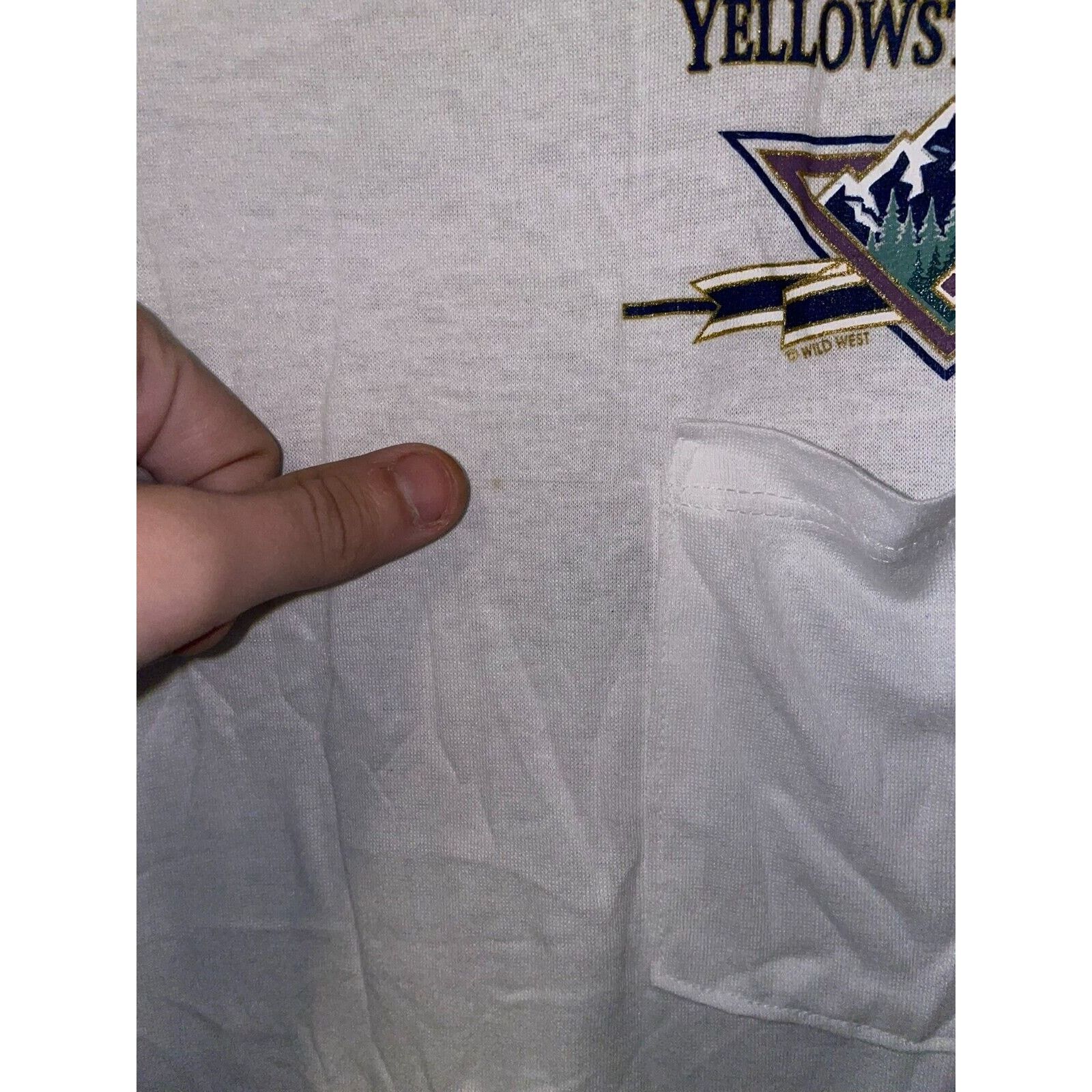 Jerzees Vintage Yellowstone National Park Front Pocket White L Shirt Size US L / EU 52-54 / 3 - 4 Thumbnail