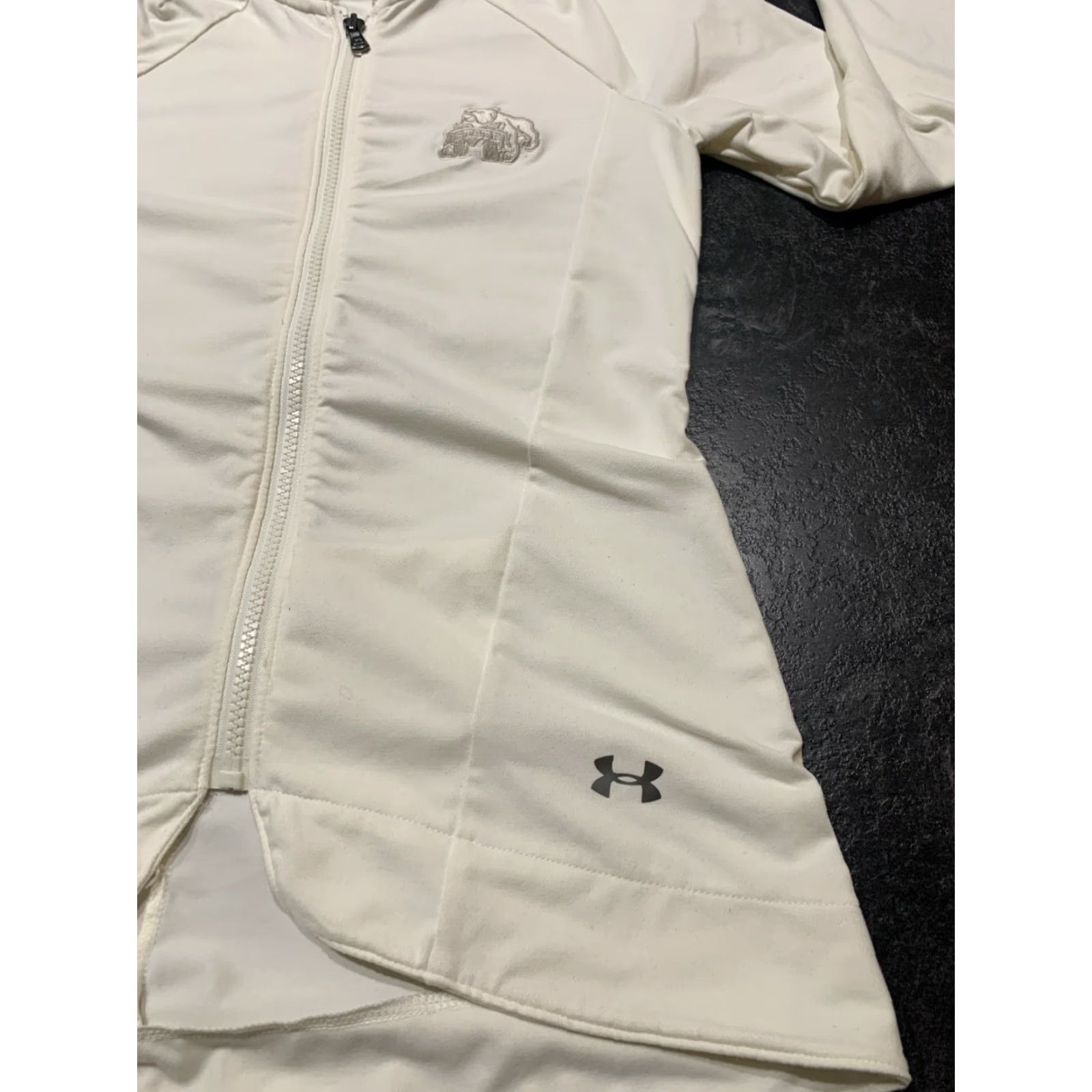 Under Armour Under Armour Women's Fitted Storm Jacket Small Cream Activewear Wind-Resistant MSU Size S / US 4 / IT 40 - 2 Thumbnail